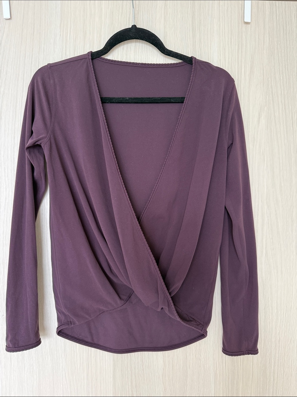 Lululemon long sleeve plum twist top size 2 | Excellent condition!